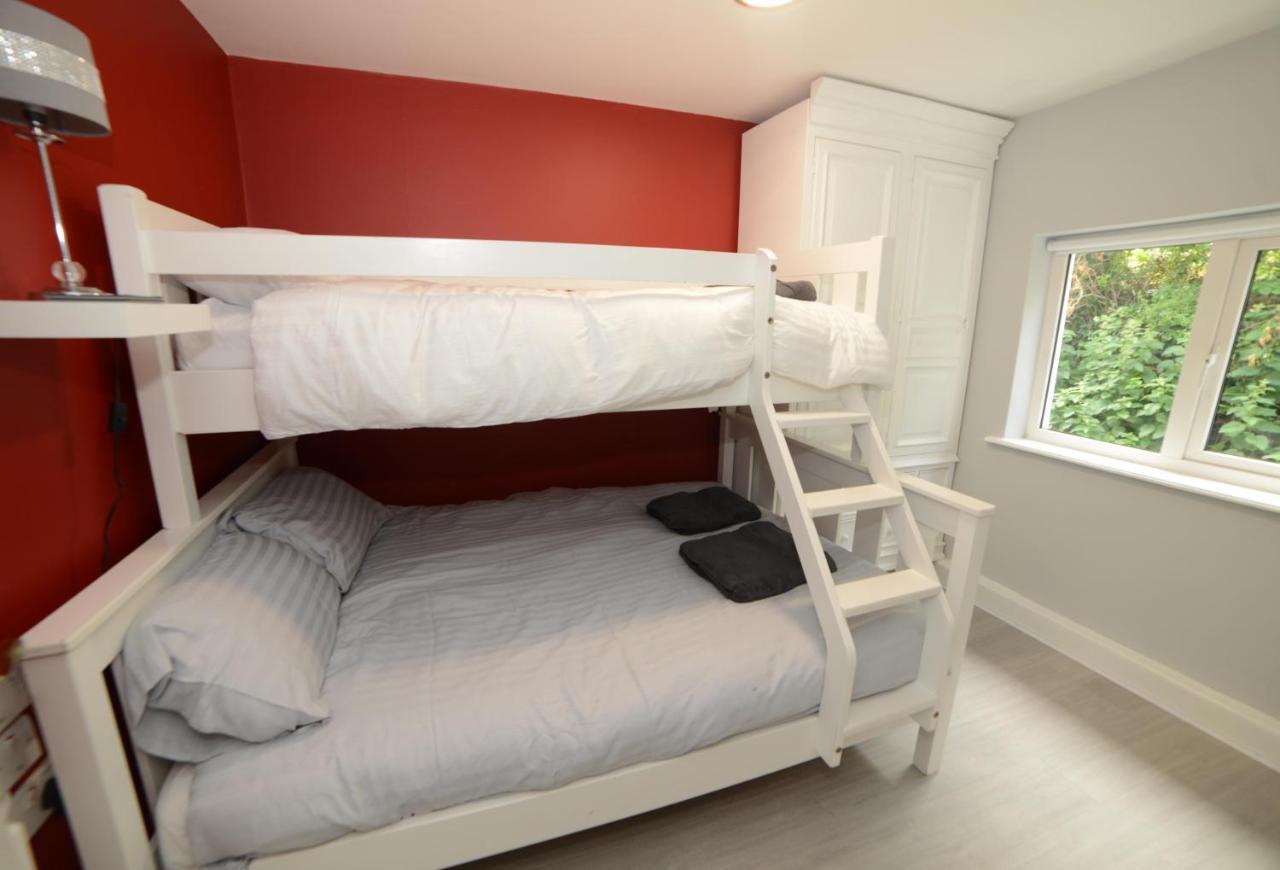Notting Hill West In The Heart Of Westport Town Villa Bagian luar foto
