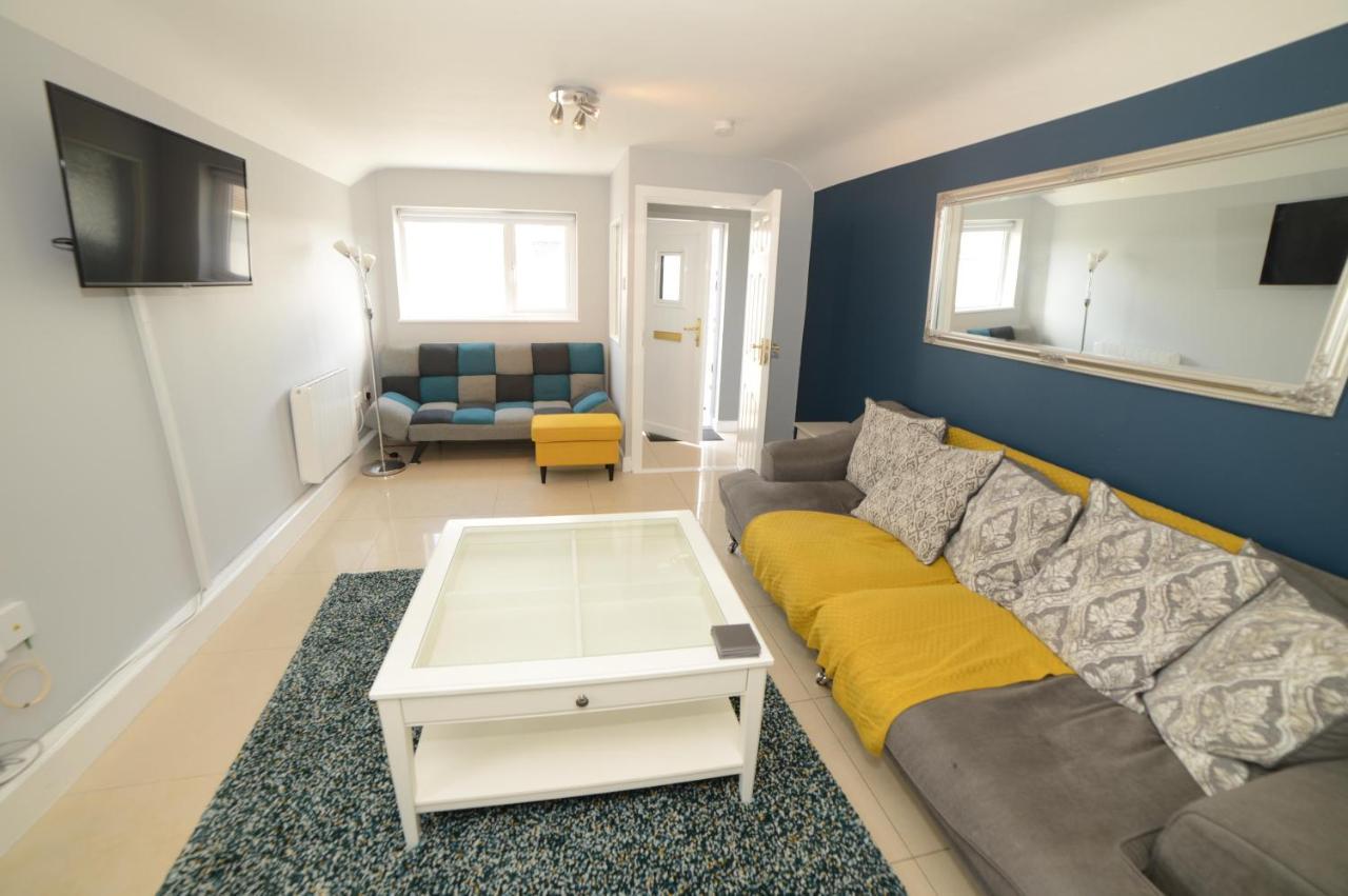 Notting Hill West In The Heart Of Westport Town Villa Bagian luar foto